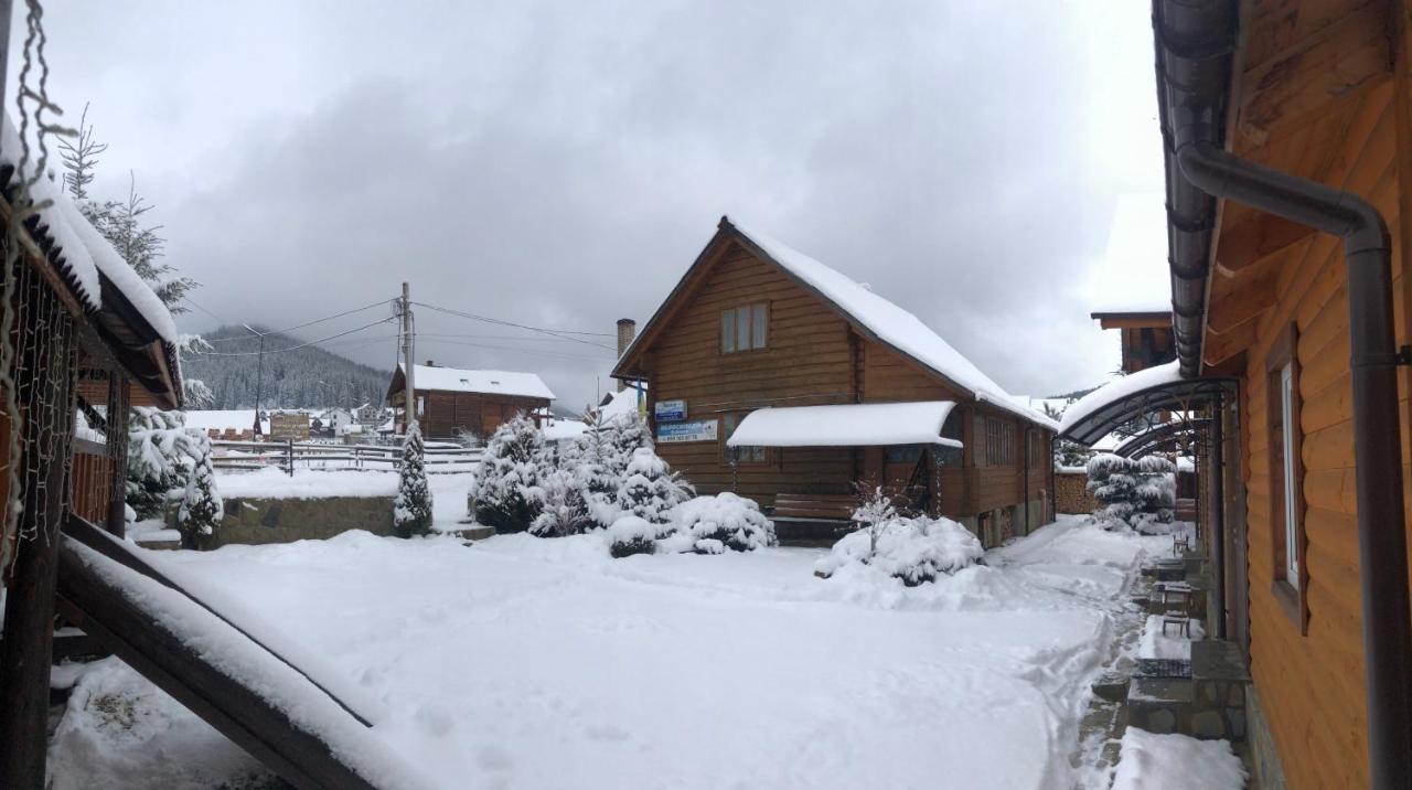 Guest House Kaspiy Bukovel Esterno foto