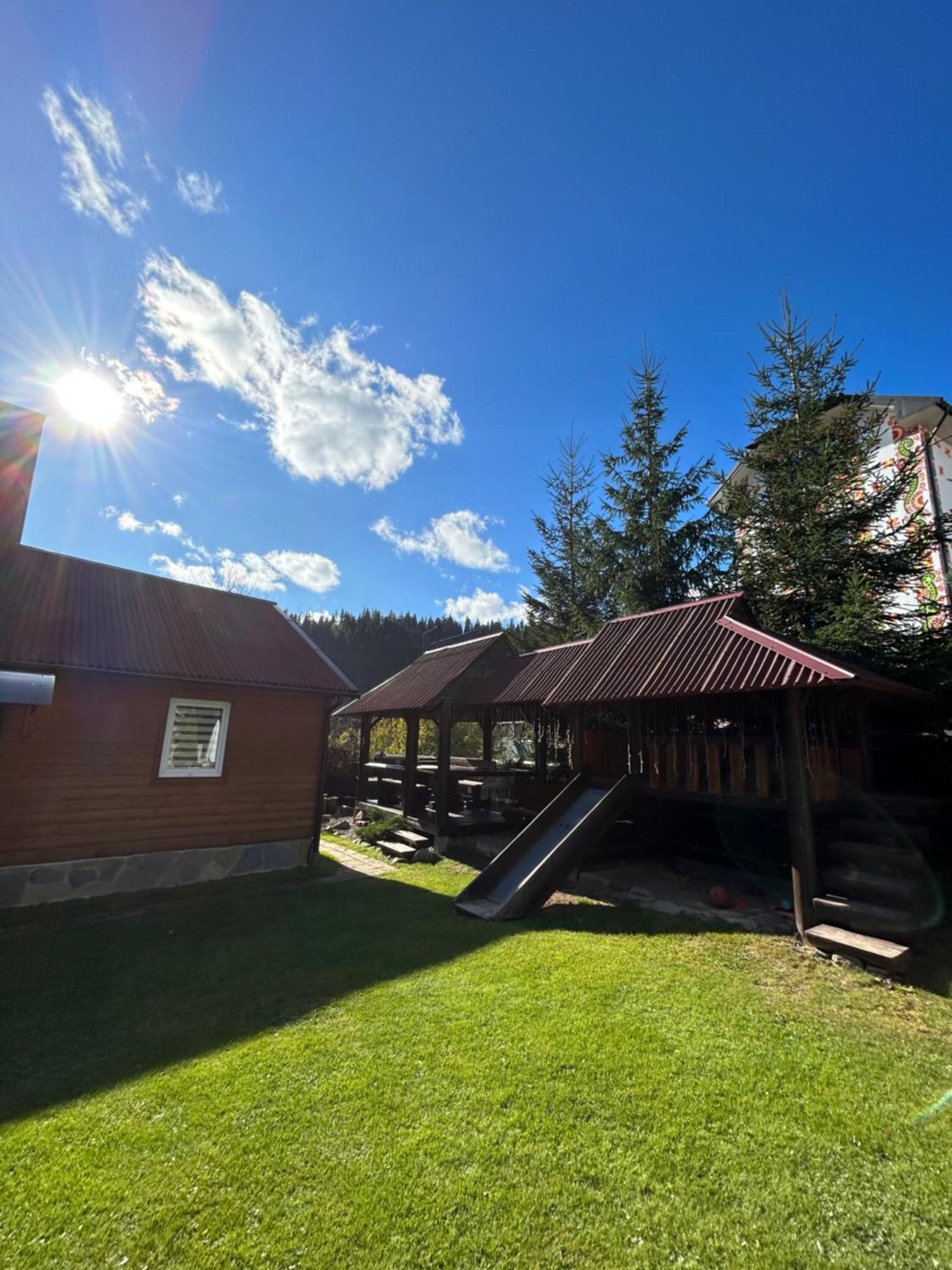 Guest House Kaspiy Bukovel Esterno foto
