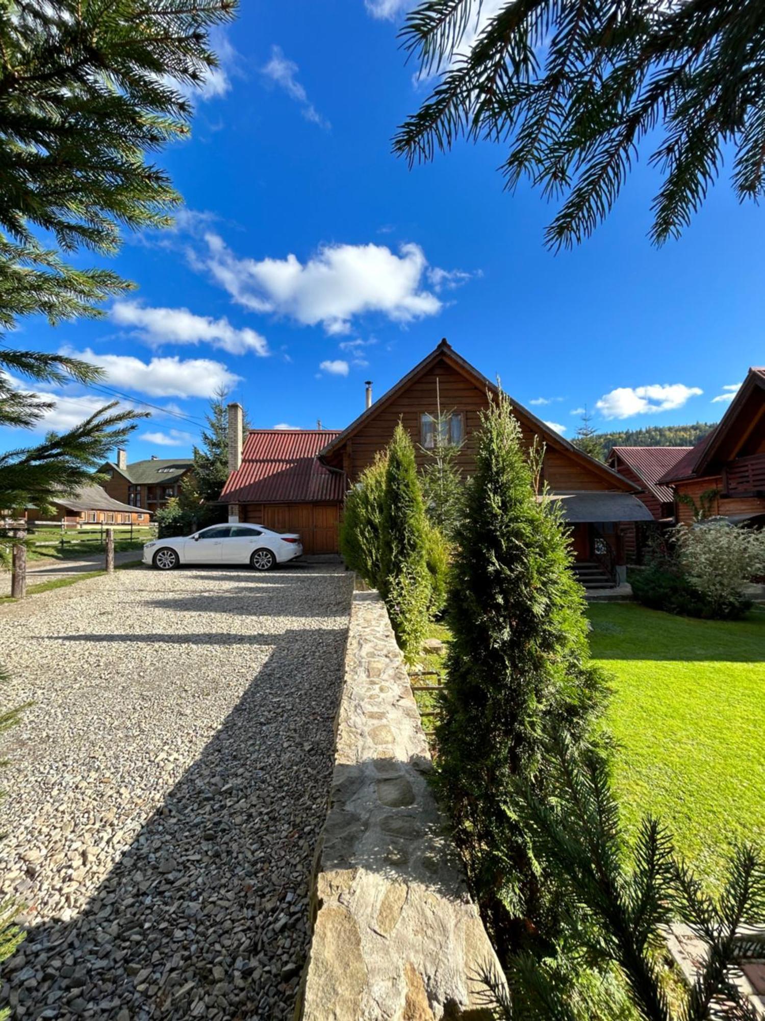 Guest House Kaspiy Bukovel Esterno foto