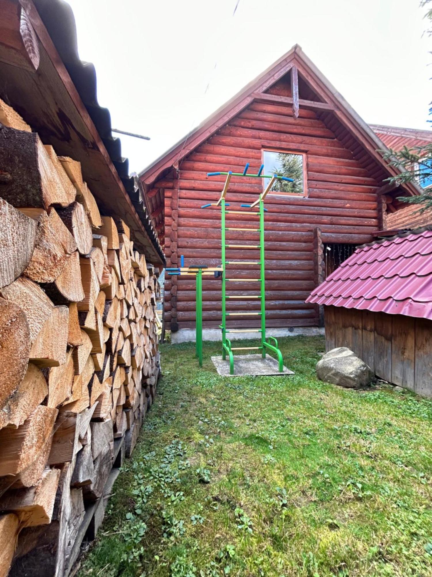 Guest House Kaspiy Bukovel Esterno foto