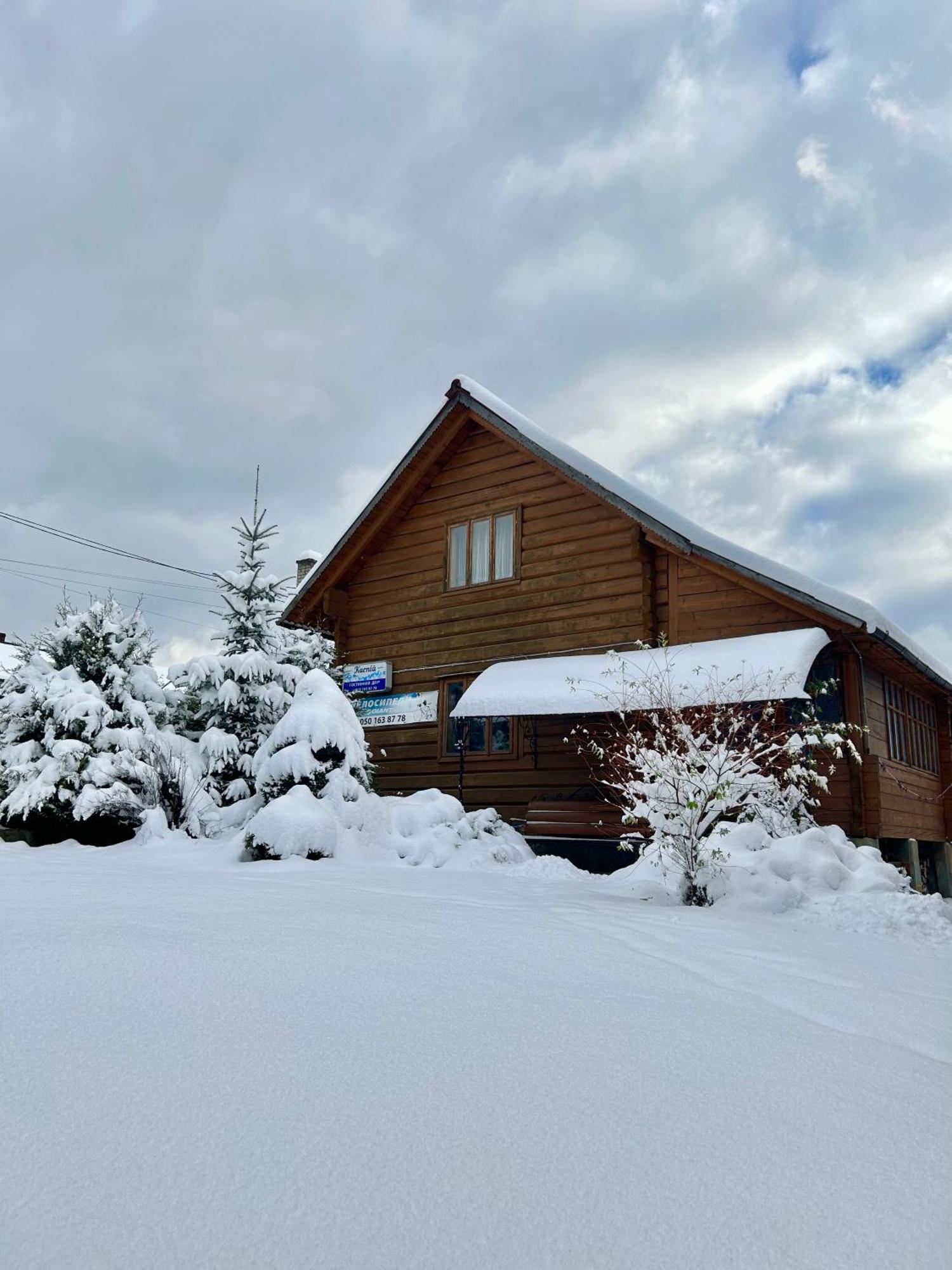 Guest House Kaspiy Bukovel Esterno foto