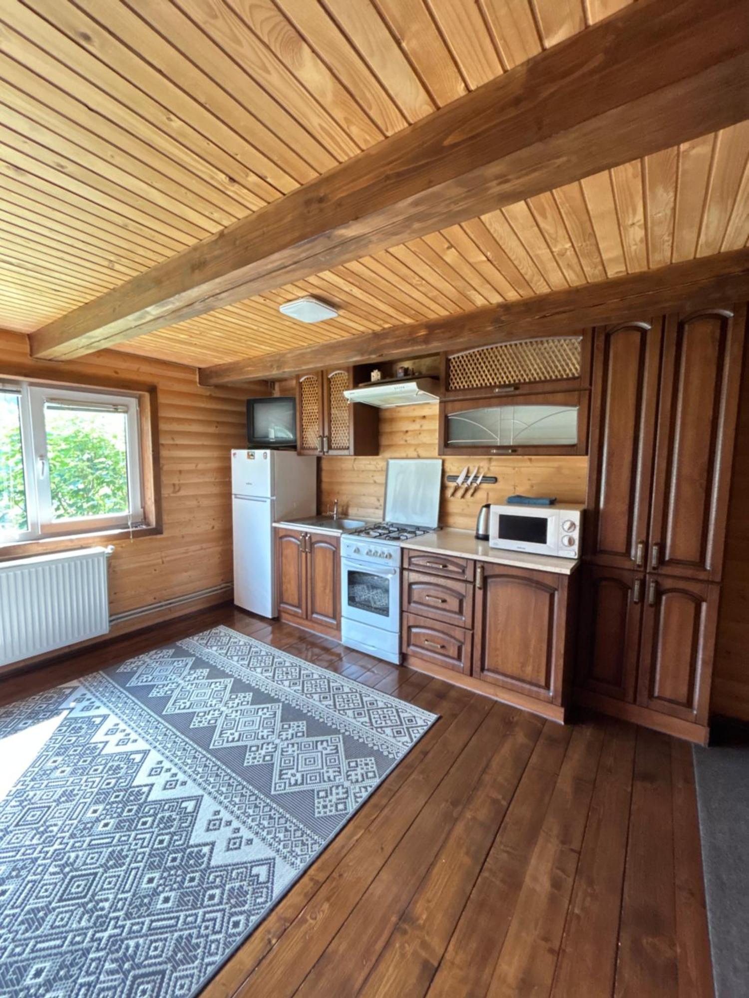 Guest House Kaspiy Bukovel Esterno foto